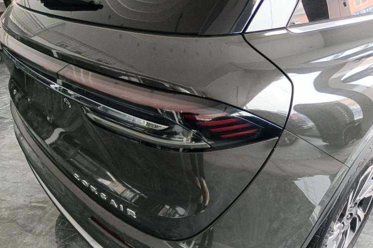 Used Lincoln Corsair 2023 2.0T Two-Wheel Drive Luxury Edition Right Rear Taillight