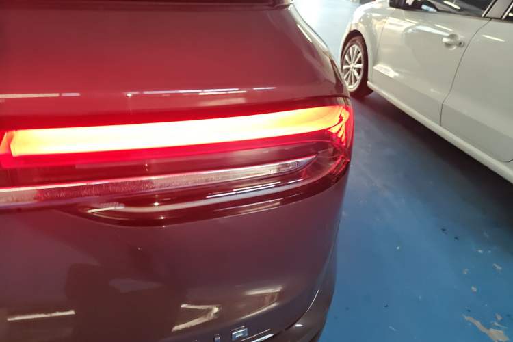 Used Lincoln Corsair 2023 2.0T Two-Wheel Drive Luxury Edition Right Rear Taillight