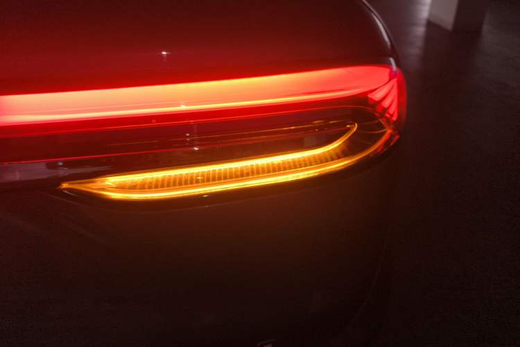 Used Lincoln Corsair 2023 2.0T All-Wheel-Drive Prestige Version Right Rear Taillight