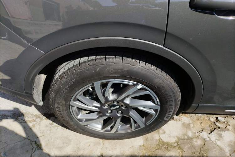 Used Lincoln Corsair 2023 2.0T Two-Wheel Drive Luxury Edition Right Rear Wheel Hub