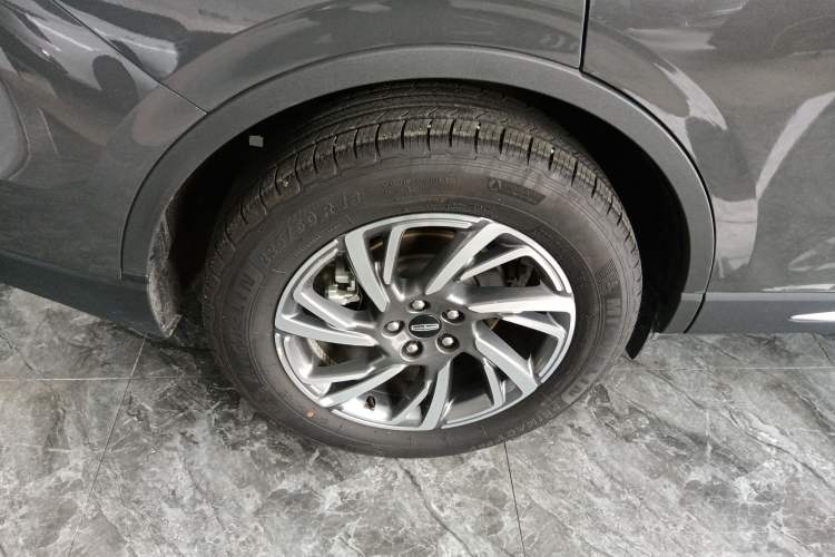 Used Lincoln Corsair 2023 2.0T Two-Wheel Drive Luxury Edition Right Rear Wheel Hub