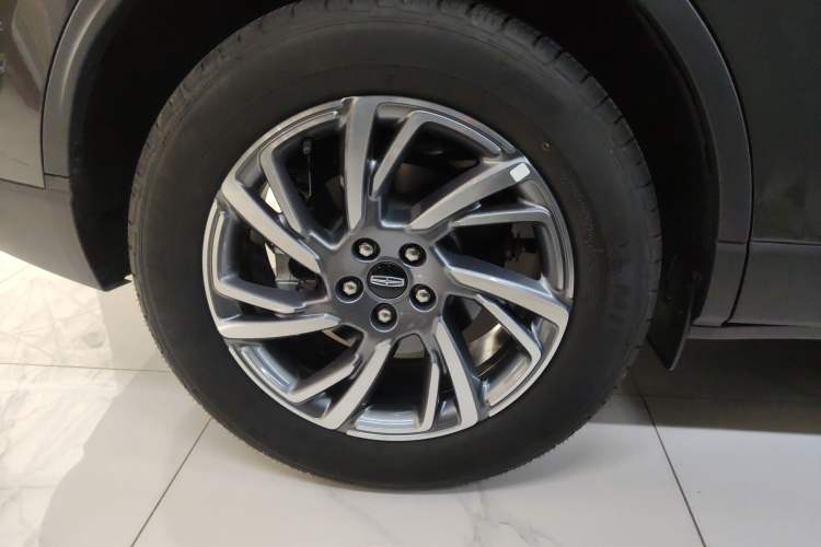 Used Lincoln Corsair 2023 2.0T Two-Wheel Drive Luxury Edition Right Rear Wheel Hub
