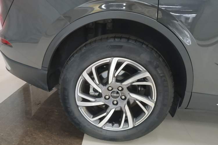 Used Lincoln Corsair 2023 2.0T Two-Wheel Drive Luxury Edition Right Rear Wheel Hub
