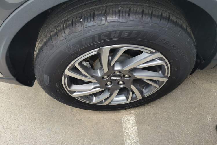 Used Lincoln Corsair 2023 2.0T Two-Wheel Drive Luxury Edition Right Rear Wheel Hub