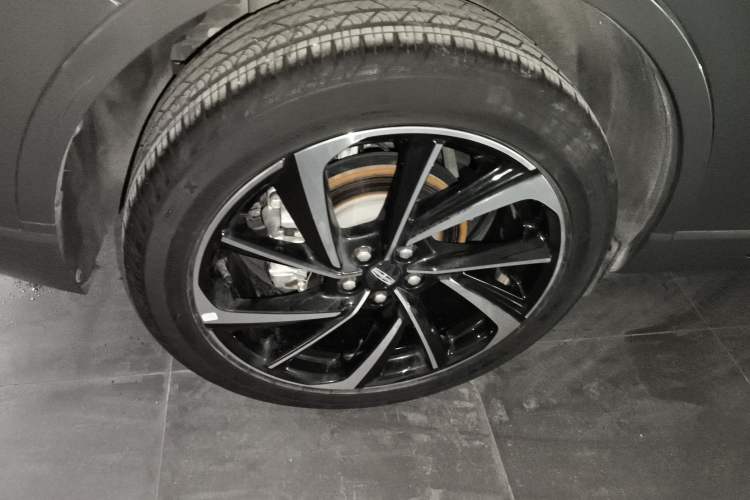 Used Lincoln Corsair 2023 2.0T All-Wheel-Drive Prestige Version Right Rear Wheel Hub