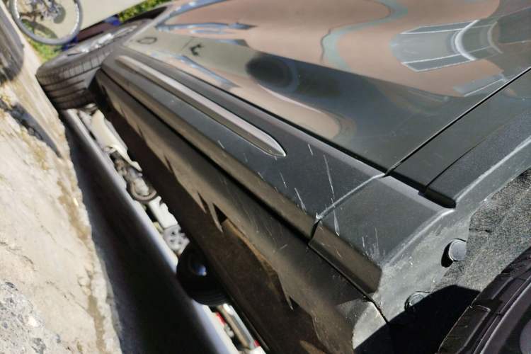 Used Lincoln Corsair 2023 2.0T Two-Wheel Drive Luxury Edition Right Side Sill
