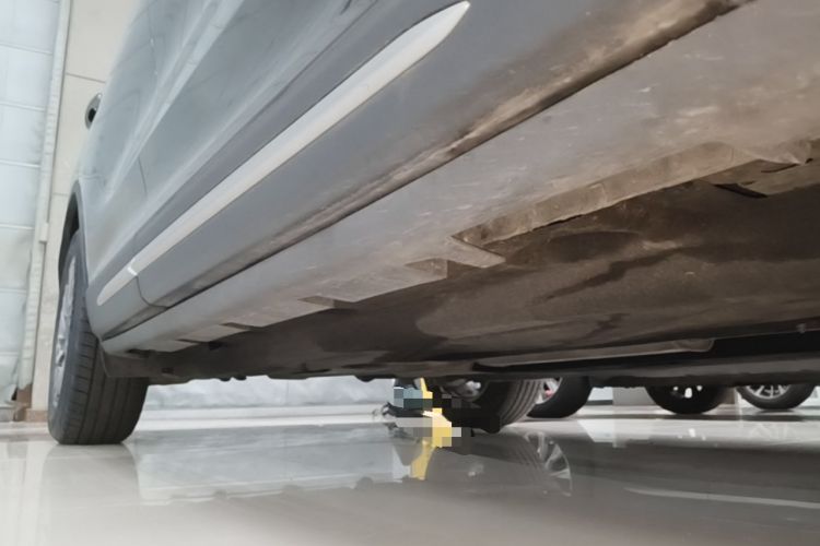 Used Lincoln Corsair 2023 2.0T Two-Wheel Drive Luxury Edition Right Side Sill