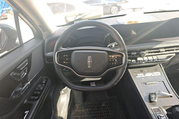 Used Lincoln Corsair 2023 2.0T Two-Wheel Drive Luxury Edition Steering Wheel