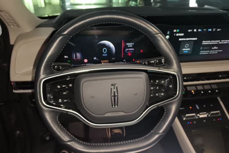 Used Lincoln Corsair 2023 2.0T All-Wheel-Drive Prestige Version Steering Wheel