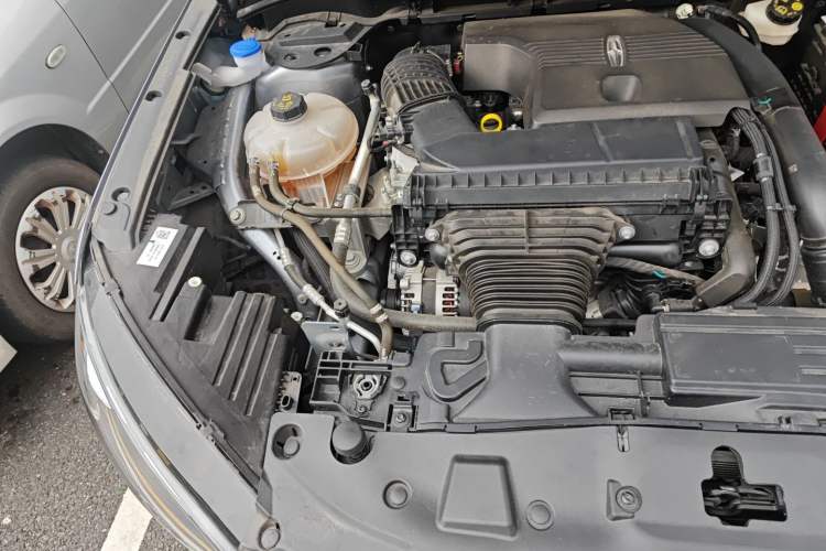 Used Lincoln Corsair 2023 2.0T Two-Wheel Drive Luxury Edition Engine Bay Right