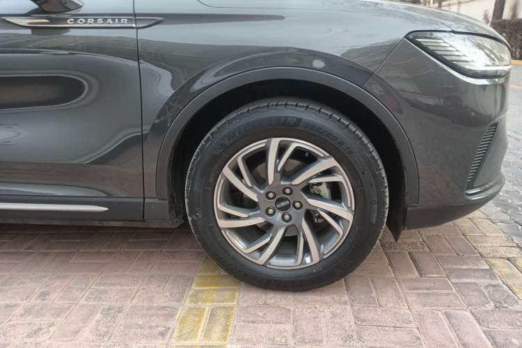 Used Lincoln Corsair 2023 2.0T Two-Wheel Drive Luxury Edition Right Front Wheel Hub