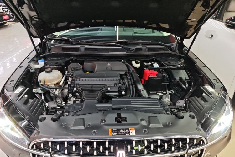 Used Lincoln Corsair 2023 2.0T All-Wheel-Drive Prestige Version Engine Bay