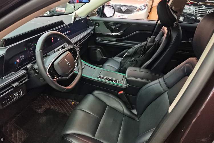 Used Lincoln Corsair 2023 2.0T All-Wheel-Drive Prestige Version Left Front Seat