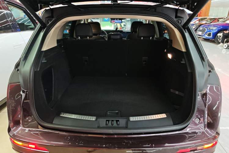 Used Lincoln Corsair 2023 2.0T All-Wheel-Drive Prestige Version Trunk