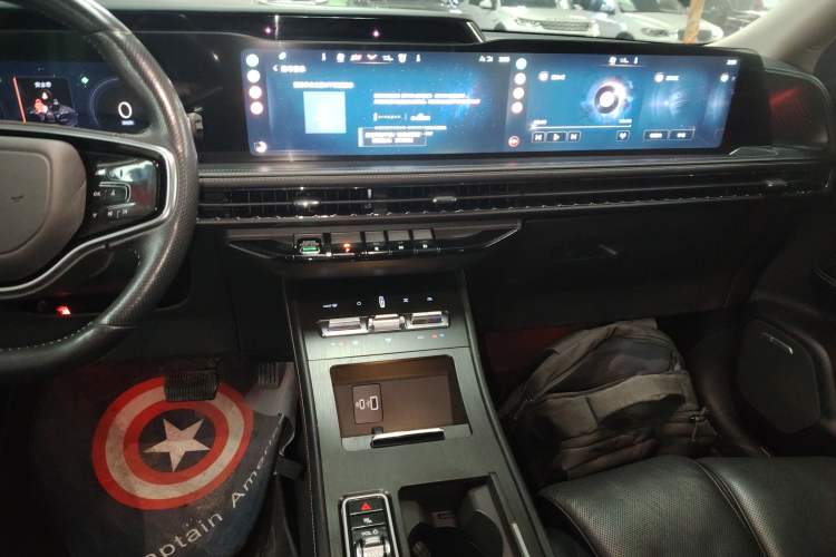 Used Lincoln Corsair 2023 2.0T All-Wheel-Drive Prestige Version Audio And AC Panel
