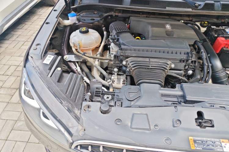 Used Lincoln Corsair 2023 2.0T Two-Wheel Drive Luxury Edition Engine Bay Right