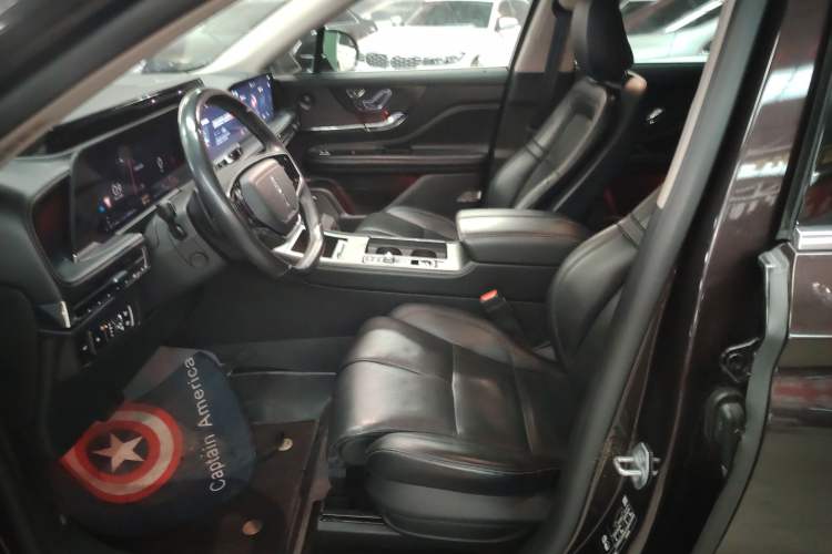 Used Lincoln Corsair 2023 2.0T All-Wheel-Drive Prestige Version Left Front Seat