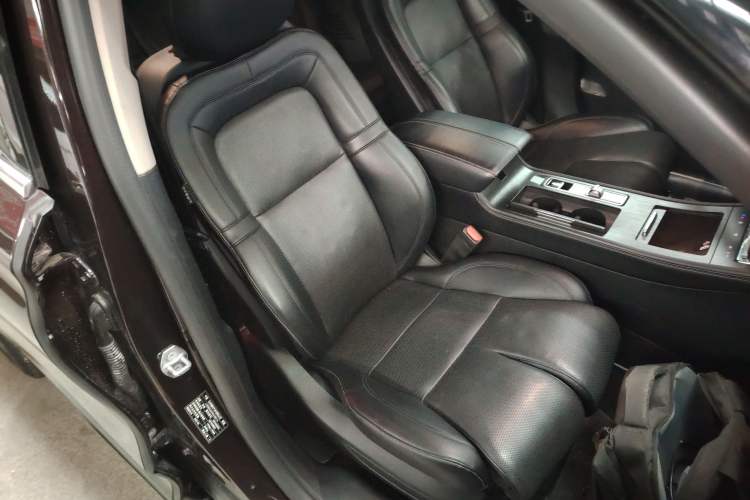 Used Lincoln Corsair 2023 2.0T All-Wheel-Drive Prestige Version Right Front Seat