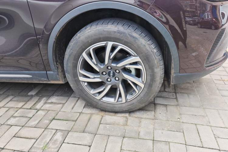 Used Lincoln Corsair 2023 2.0T Two-Wheel Drive Luxury Edition Right Front Wheel Hub