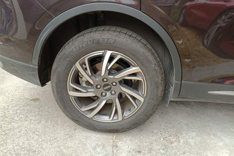 Used Lincoln Corsair 2023 2.0T Two-Wheel Drive Luxury Edition Right Rear Wheel Hub