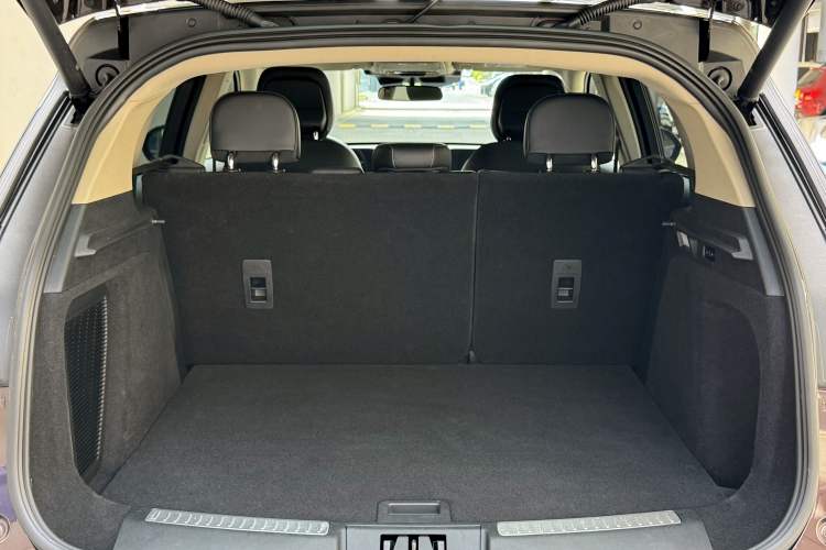 Used Lincoln Corsair 2023 2.0T Two-Wheel-Drive Luxury Edition Trunk