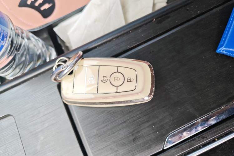 Used Lincoln Corsair 2023 2.0T Two-Wheel Drive Luxury Edition Vehicle Key