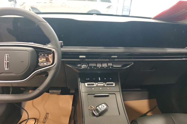 Used Lincoln Corsair 2023 2.0T Two-Wheel-Drive Luxury Edition Audio And AC Panel