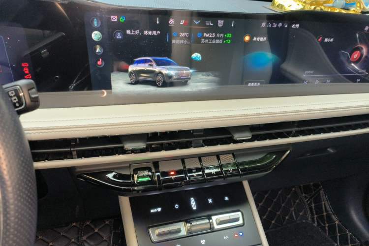 Used Lincoln Corsair 2023 2.0T Two-Wheel-Drive Luxury Edition Audio And AC Panel