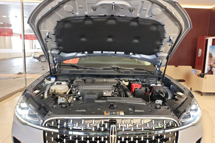Used Lincoln Corsair 2023 2.0T Two-Wheel-Drive Luxury Edition Engine Bay