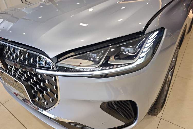 Used Lincoln Corsair 2023 2.0T Two-Wheel-Drive Luxury Edition Left Front Headlight