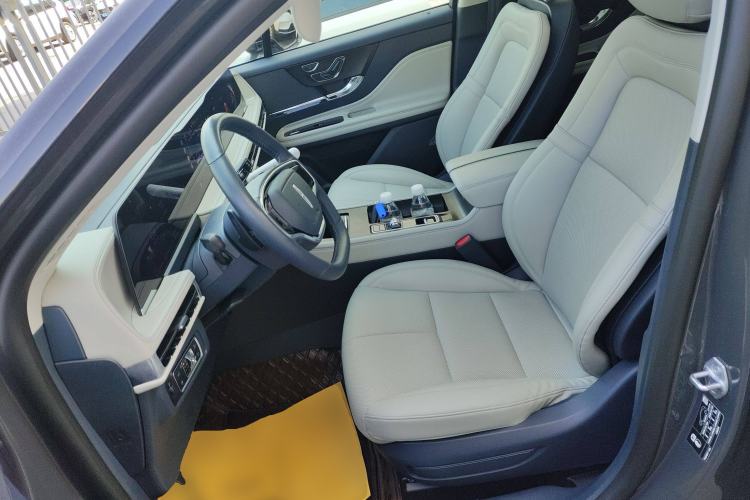 Used Lincoln Corsair 2023 2.0T Two-Wheel Drive Luxury Edition Left Front Seat