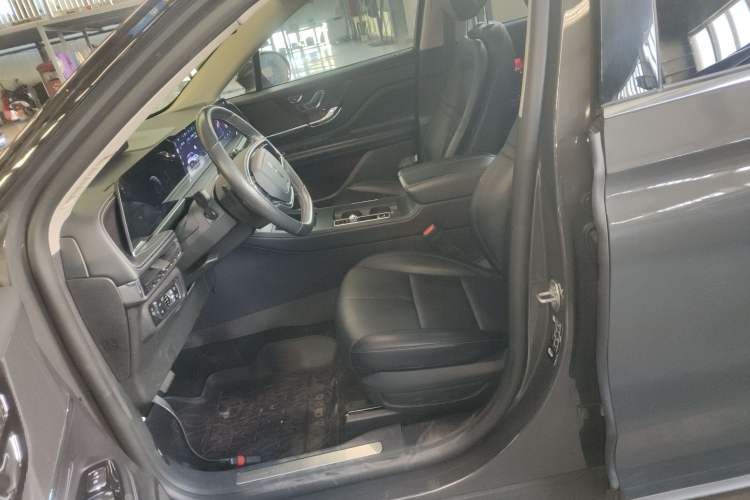 Used Lincoln Corsair 2023 2.0T Two-Wheel Drive Luxury Edition Left Front Seat