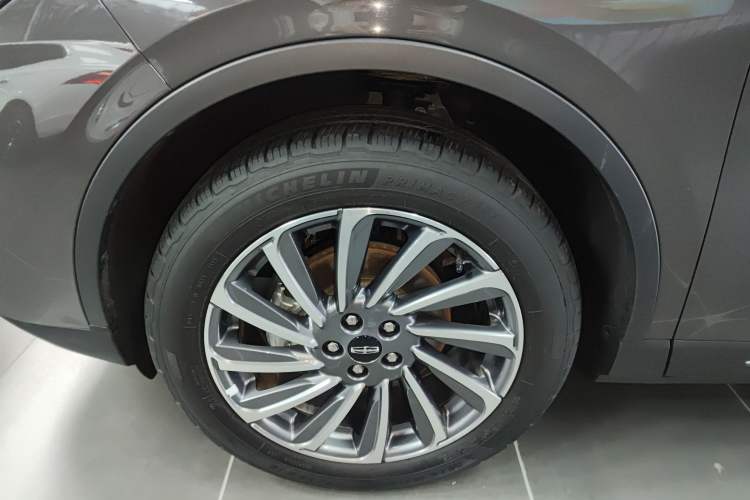 Used Lincoln Corsair 2023 2.0T Two-Wheel-Drive Luxury Edition Left Front Wheel Hub