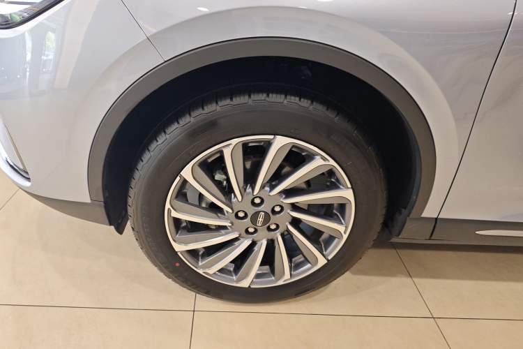 Used Lincoln Corsair 2023 2.0T Two-Wheel-Drive Luxury Edition Left Front Wheel Hub