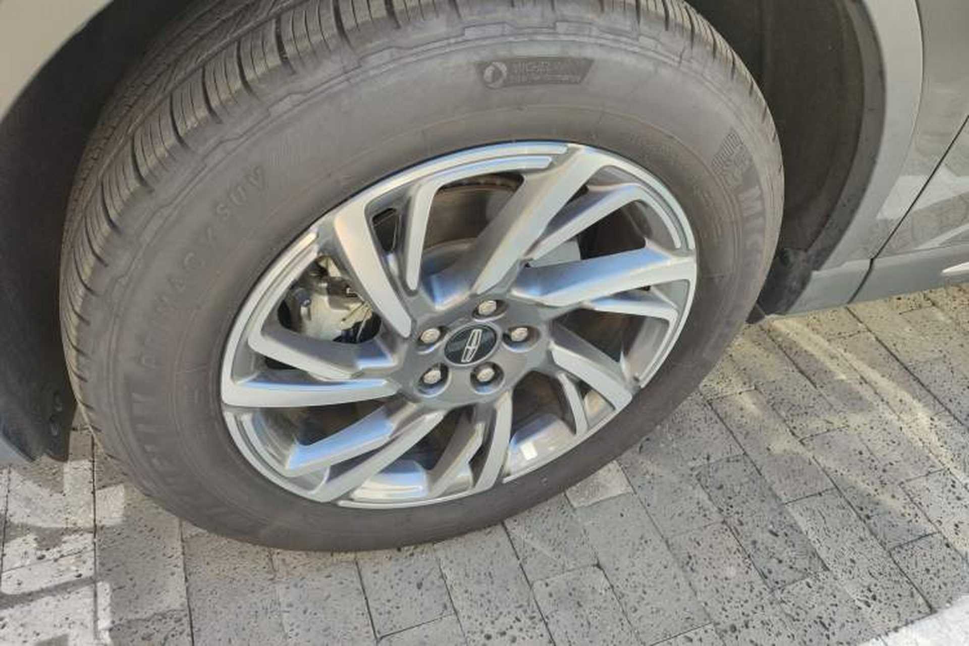 Used Lincoln Corsair 2023 2.0T Two-Wheel Drive Luxury Edition Left Front Wheel Hub