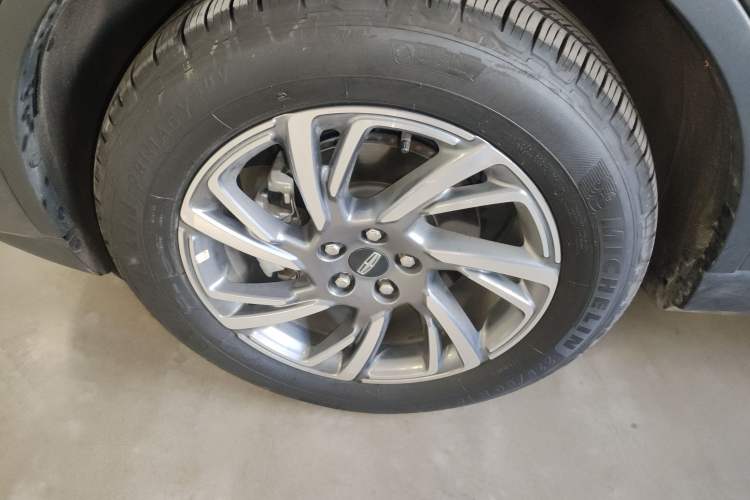 Used Lincoln Corsair 2023 2.0T Two-Wheel Drive Luxury Edition Left Front Wheel Hub