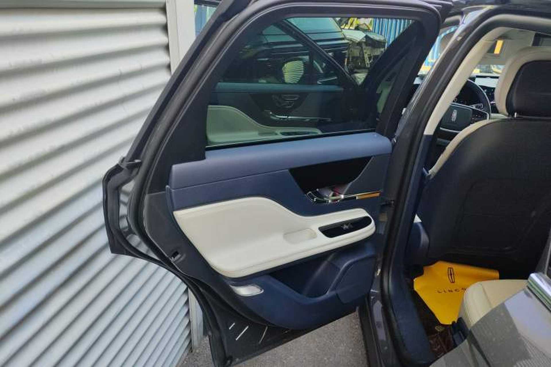 Used Lincoln Corsair 2023 2.0T Two-Wheel Drive Luxury Edition Left Rear Door Interior