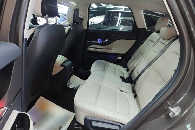 Used Lincoln Corsair 2023 2.0T Two-Wheel-Drive Luxury Edition Left Rear Seat