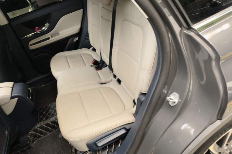 Used Lincoln Corsair 2023 2.0T Two-Wheel-Drive Luxury Edition Left Rear Seat