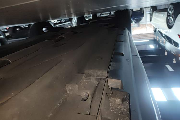 Used Lincoln Corsair 2023 2.0T Two-Wheel-Drive Luxury Edition Left Side Sill