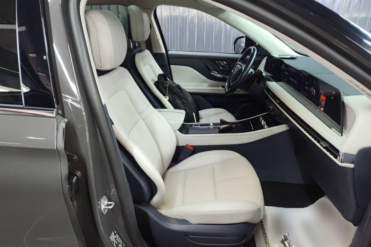Used Lincoln Corsair 2023 2.0T Two-Wheel-Drive Luxury Edition Right Front Seat