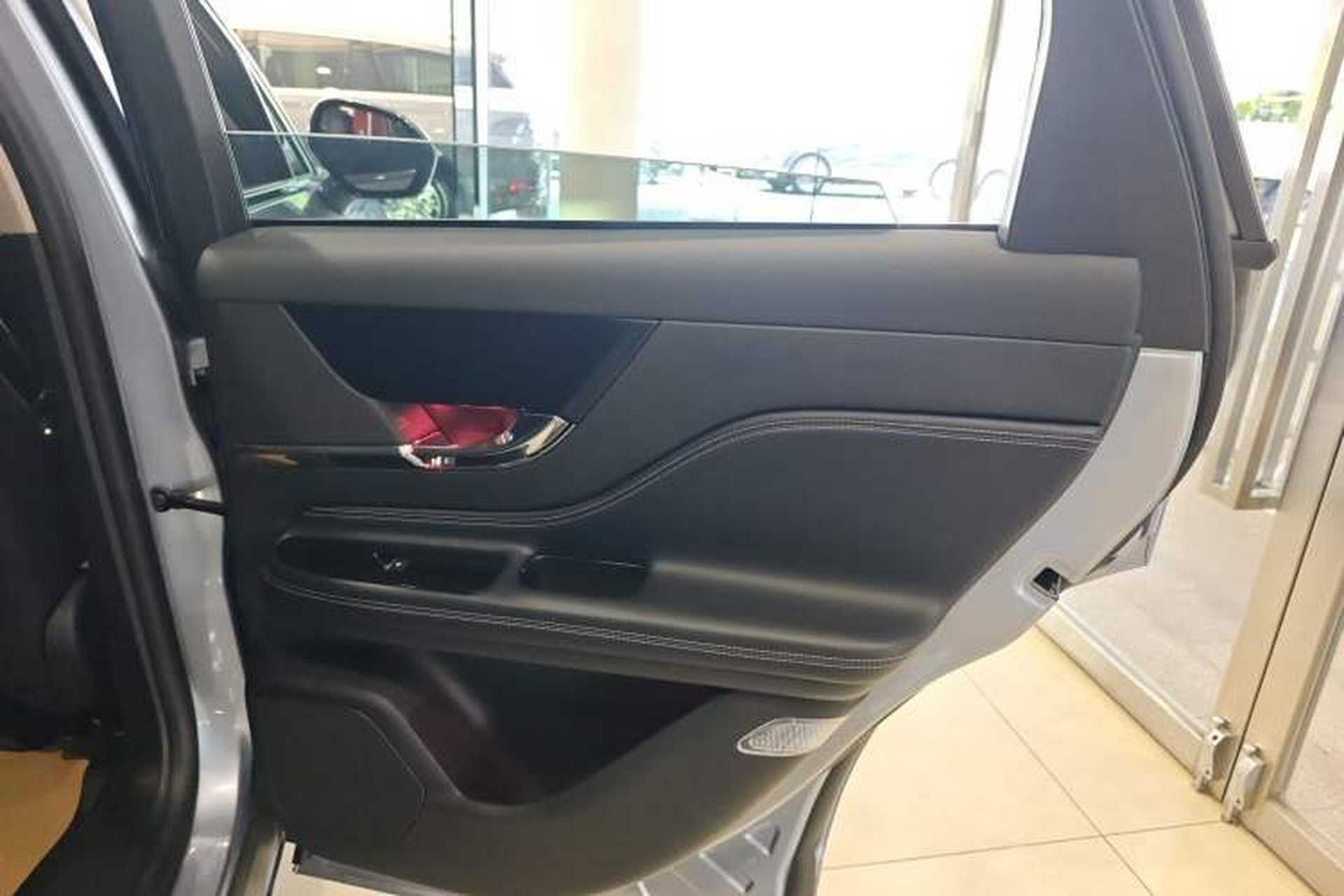 Used Lincoln Corsair 2023 2.0T Two-Wheel-Drive Luxury Edition Right Rear Door Interior