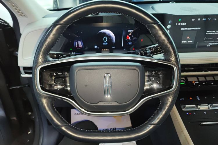 Used Lincoln Corsair 2023 2.0T Two-Wheel-Drive Luxury Edition Steering Wheel