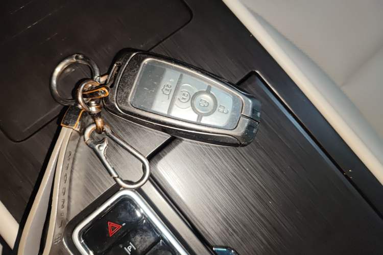 Used Lincoln Corsair 2023 2.0T Two-Wheel-Drive Luxury Edition Vehicle Key