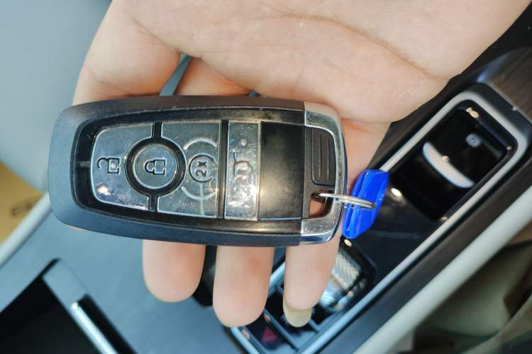 Used Lincoln Corsair 2023 2.0T Two-Wheel Drive Luxury Edition Vehicle Key
