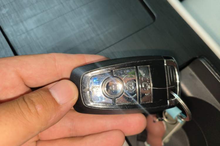 Used Lincoln Corsair 2023 2.0T Two-Wheel-Drive Luxury Edition Vehicle Key