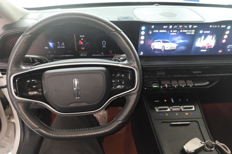 Used Lincoln Corsair 2023 2.0T Two-Wheel Drive Luxury Edition Center Console