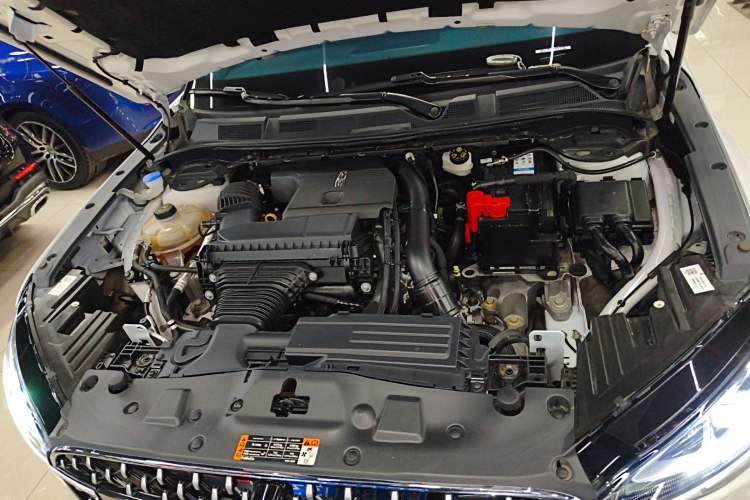 Used Lincoln Corsair 2023 2.0T Two-Wheel-Drive Luxury Edition Engine Bay