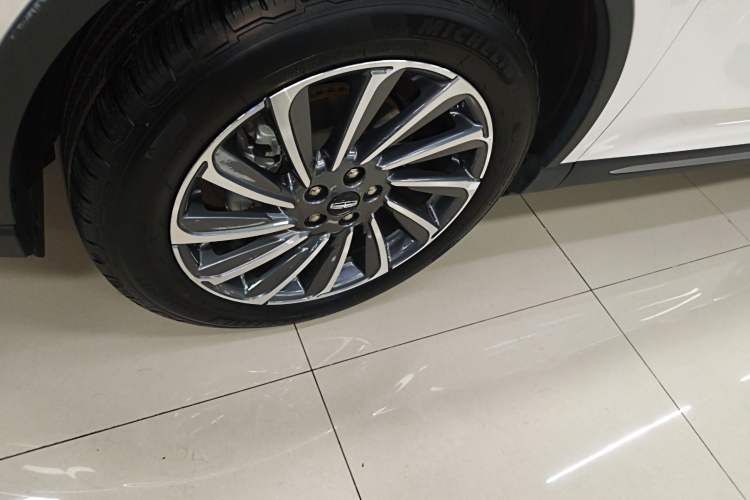 Used Lincoln Corsair 2023 2.0T Two-Wheel-Drive Luxury Edition Exterior 4