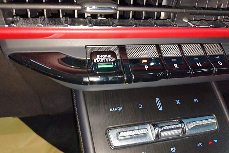 Used Lincoln Corsair 2023 2.0T Two-Wheel-Drive Luxury Edition Gear Lever
